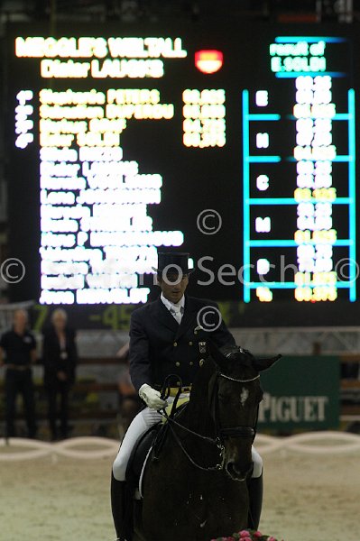 LAUGKS_MEGGLE\'S WELTTALL_MILANO_2011_SS3_9920.jpg